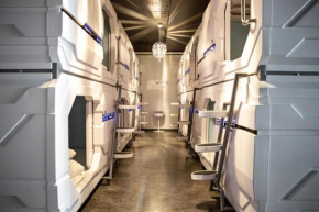  Puffin Nest Capsule Hostel  Вестманнаэйяр